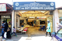 Tarihi peynirciler çarşisi